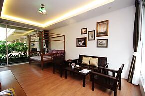 Feung Nakorn Balcony Rooms and Cafe
