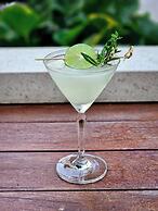 Feung Nakorn Balcony Rooms and Cafe