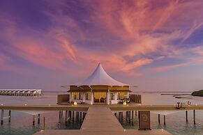 Cinnamon Hakuraa Huraa Maldives