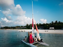 Cinnamon Hakuraa Huraa Maldives