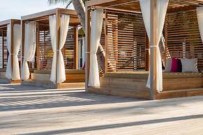 Cinnamon Hakuraa Huraa Maldives