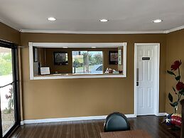 Glen Rose Inn and Suites