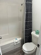 Glen Rose Inn and Suites