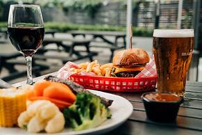 The Sunnyside Tavern, Broadmeadow