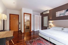 Inn Rome Rooms & Suites