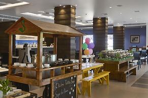 Radisson Blu Resort Goa Cavelossim Beach