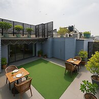 Almondz Hotel