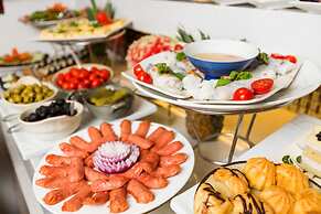 Splendid Holiday Hotel