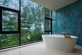 Le Méridien Phuket Mai Khao Beach Resort