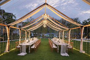 Le Méridien Phuket Mai Khao Beach Resort