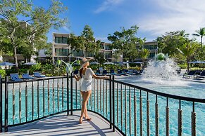 Le Méridien Phuket Mai Khao Beach Resort