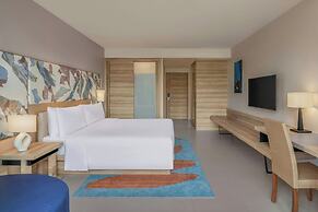 Le Méridien Phuket Mai Khao Beach Resort