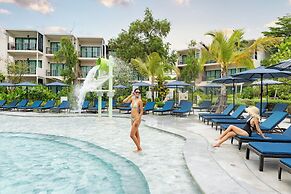 Le Méridien Phuket Mai Khao Beach Resort