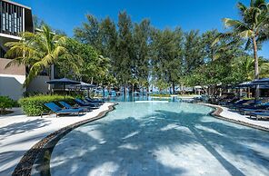 Le Méridien Phuket Mai Khao Beach Resort