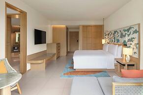 Le Méridien Phuket Mai Khao Beach Resort