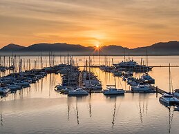 Le Méridien Phuket Mai Khao Beach Resort