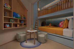 Le Méridien Phuket Mai Khao Beach Resort