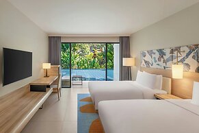 Le Méridien Phuket Mai Khao Beach Resort
