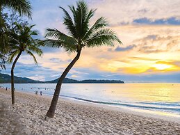 Le Méridien Phuket Mai Khao Beach Resort