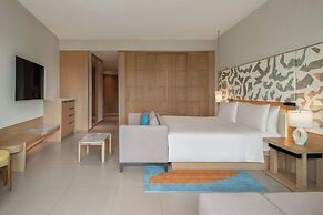 Le Méridien Phuket Mai Khao Beach Resort