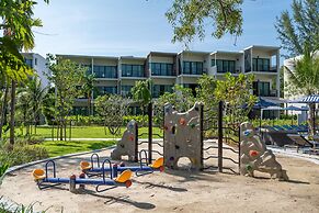 Le Méridien Phuket Mai Khao Beach Resort