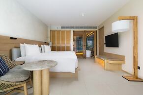 Le Méridien Phuket Mai Khao Beach Resort