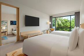 Le Méridien Phuket Mai Khao Beach Resort