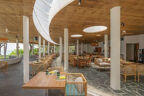 Le Méridien Phuket Mai Khao Beach Resort