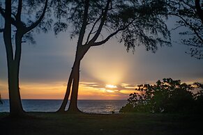 Le Méridien Phuket Mai Khao Beach Resort