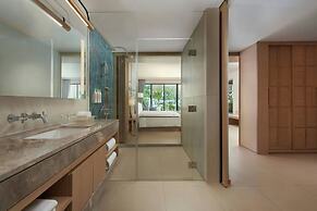 Le Méridien Phuket Mai Khao Beach Resort