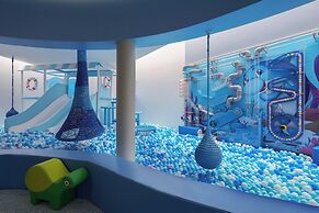 Le Méridien Phuket Mai Khao Beach Resort