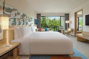 Le Méridien Phuket Mai Khao Beach Resort