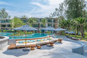 Le Méridien Phuket Mai Khao Beach Resort