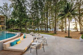 Le Méridien Phuket Mai Khao Beach Resort