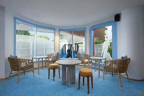 Le Méridien Phuket Mai Khao Beach Resort