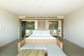 Le Méridien Phuket Mai Khao Beach Resort