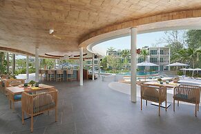 Le Méridien Phuket Mai Khao Beach Resort