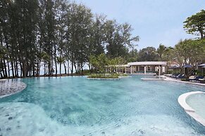 Le Méridien Phuket Mai Khao Beach Resort