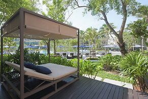 Le Méridien Phuket Mai Khao Beach Resort