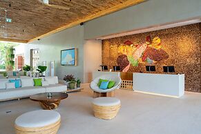 Le Méridien Phuket Mai Khao Beach Resort