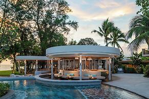 Le Méridien Phuket Mai Khao Beach Resort