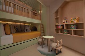 Le Méridien Phuket Mai Khao Beach Resort