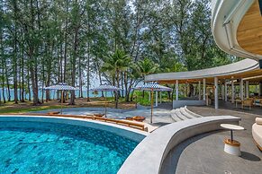 Le Méridien Phuket Mai Khao Beach Resort