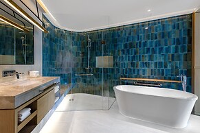 Le Méridien Phuket Mai Khao Beach Resort