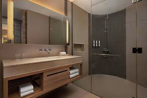 Le Méridien Phuket Mai Khao Beach Resort