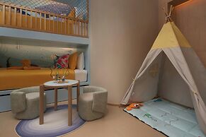 Le Méridien Phuket Mai Khao Beach Resort