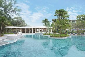 Le Méridien Phuket Mai Khao Beach Resort