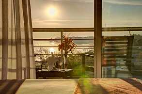 Costa Colonia - Riverside Boutique Hotel