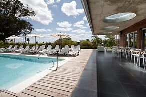 Costa Colonia - Riverside Boutique Hotel