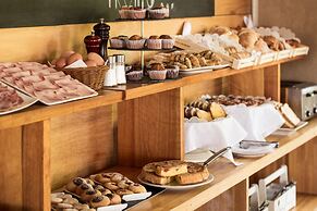 Costa Colonia - Riverside Boutique Hotel